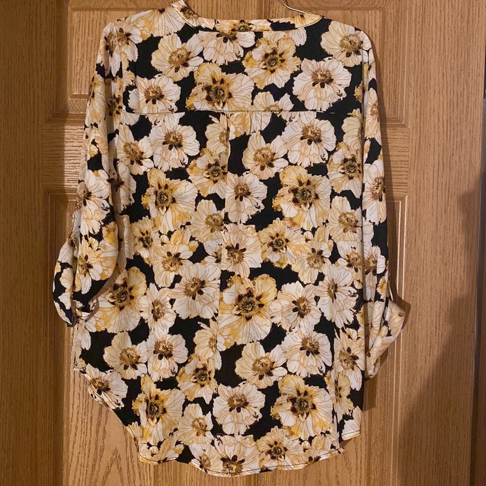NWOT Women’s Maurice’s shirt - Picture 2 of 6